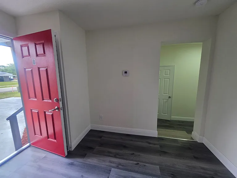 521 N Carpenter Ave #B — Photo 6