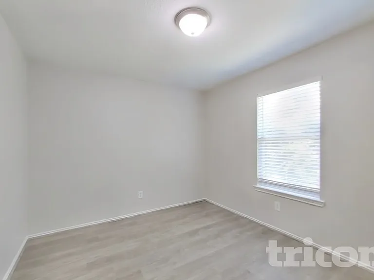 12402 Grossmount Dr — Photo 12