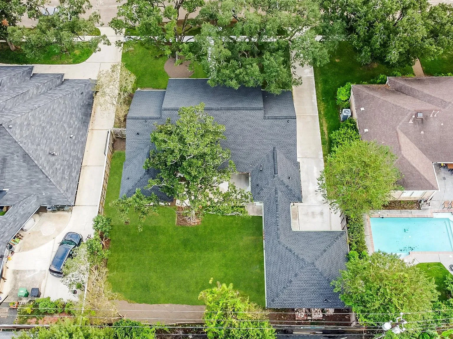 4 bed, 2.5 bath, 2386 sqft, $5,000 — Photo 3