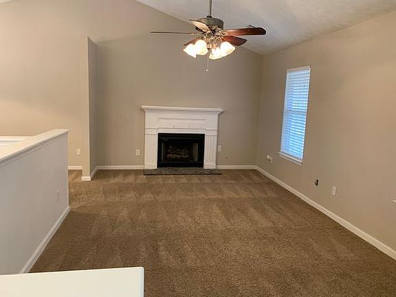 3rd image of 135 Woodcrest Way