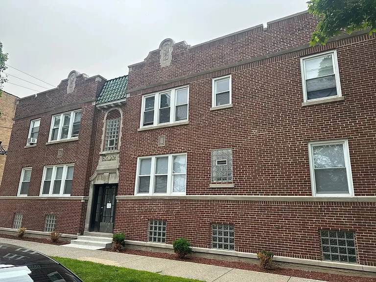 N Kilbourn Ave — Photo 7