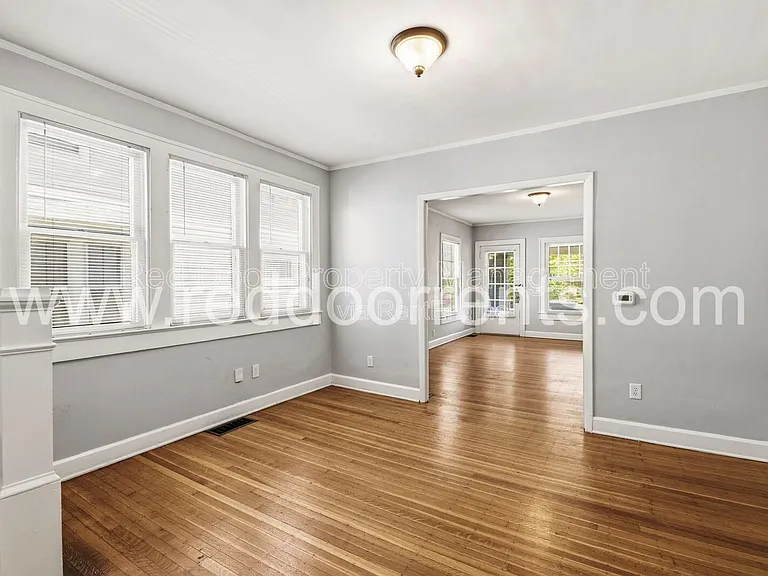 4704 N College Ave — Photo 12
