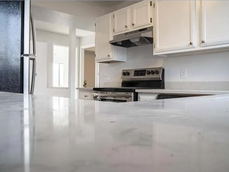 313 W Lehow Ave #13 — Photo 4