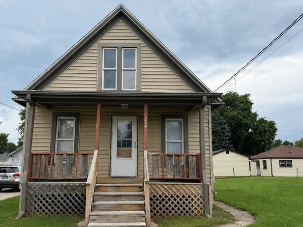 714 E 8th St, Kewanee, IL 61443