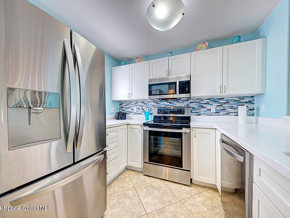 4th image of 408 Seaport Blvd #124
