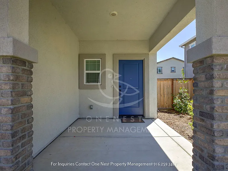 968 Franklin St — Photo 3