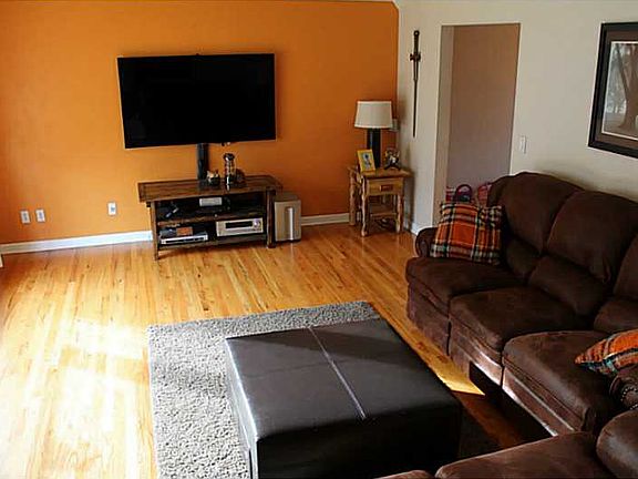 5th image of 234 Coleen Dr