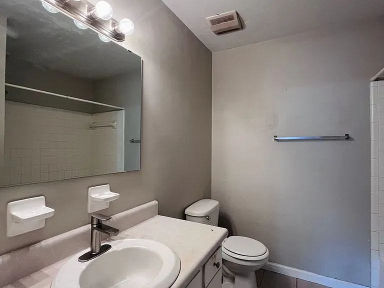 3207 Jim Lee Rd — Photo 10