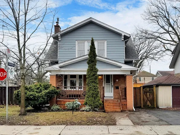 2 Beck Ave, Toronto, ON M4C 4L5