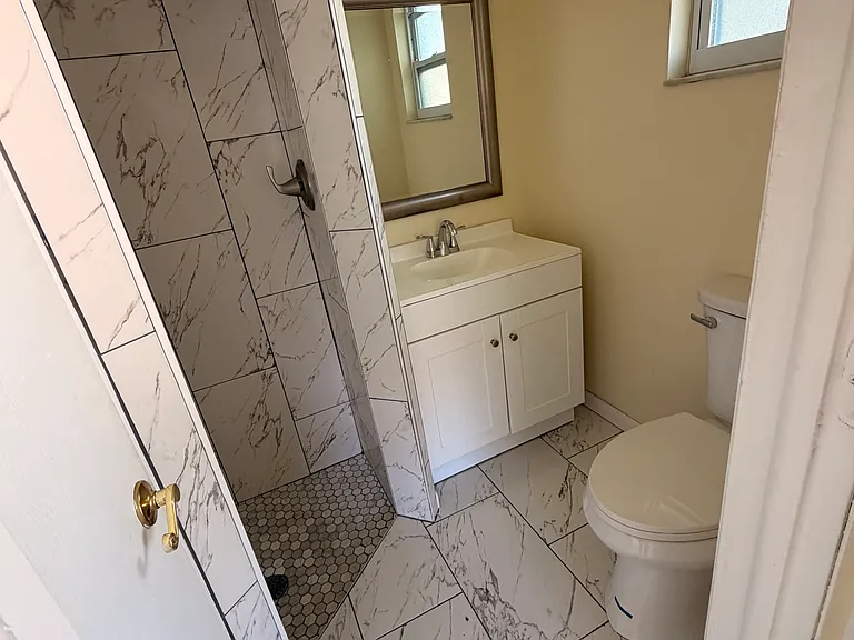 2244 Parker Ave — Photo 17