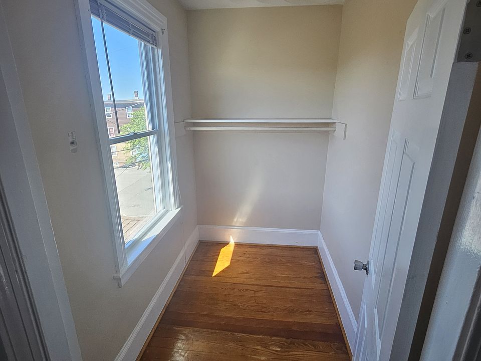 1st image of 11 Windmill St Floor 2