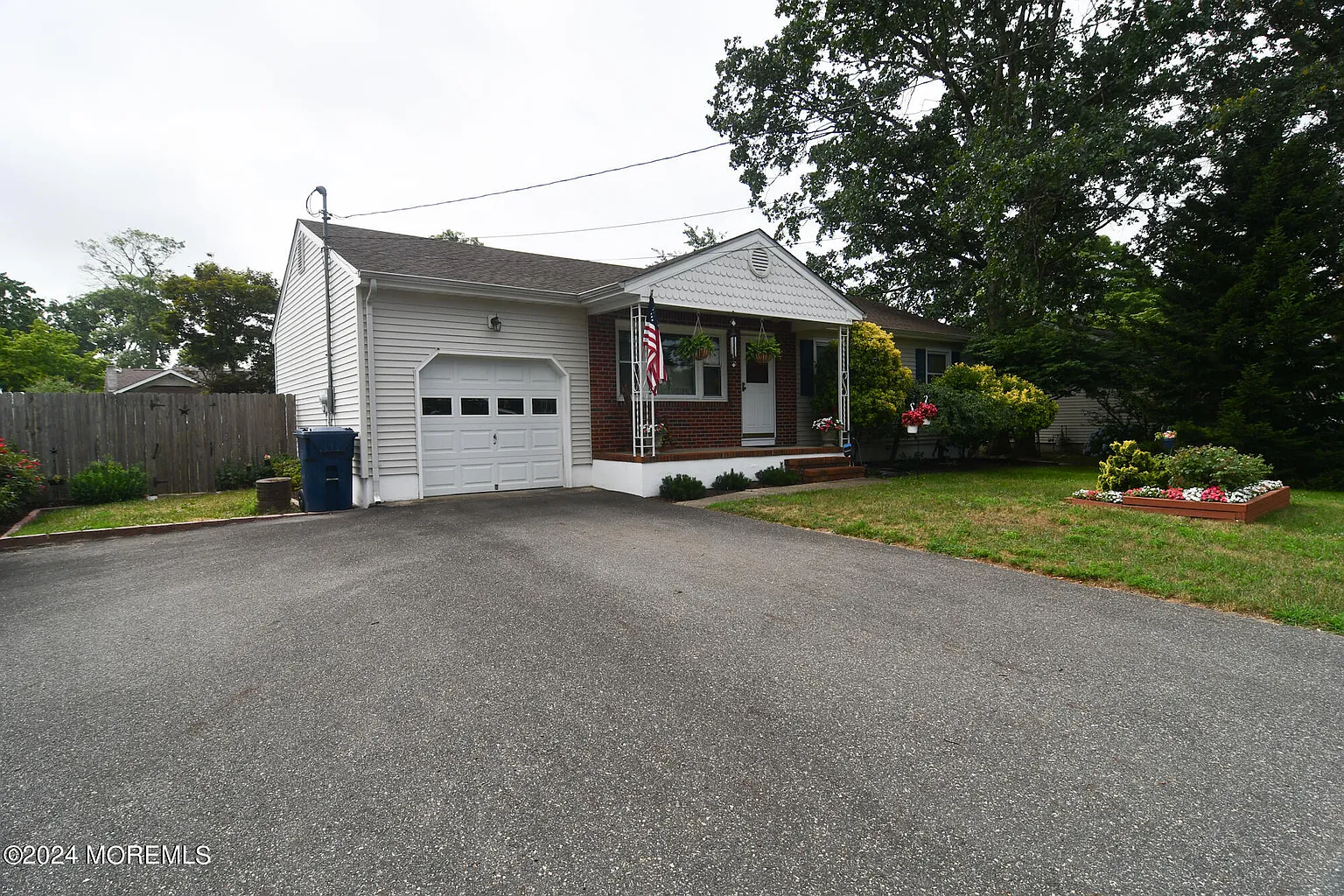1017 Beachwood Boulevard photo 1