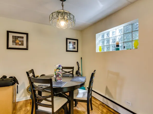 2645 W Carmen