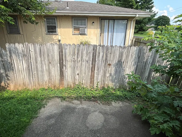 3335 E Sunset St A&B — Photo 32