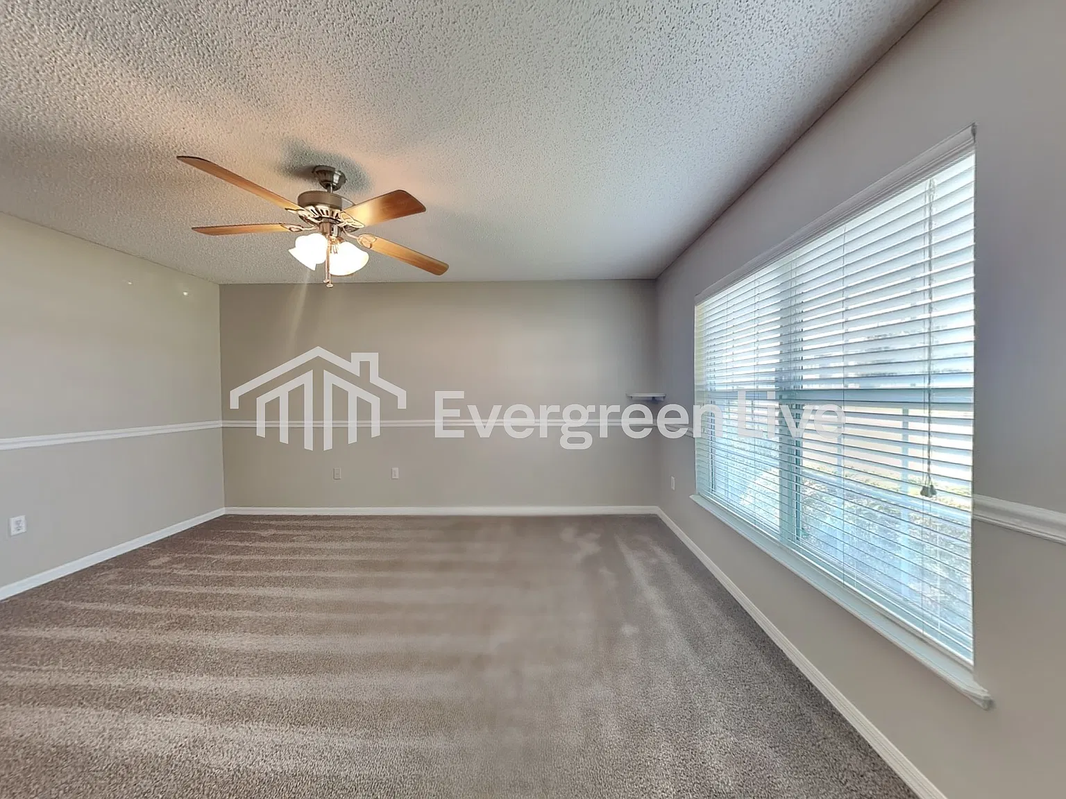 3 bed, 2.5 bath, 2395 sqft, $1,995 — Photo 3