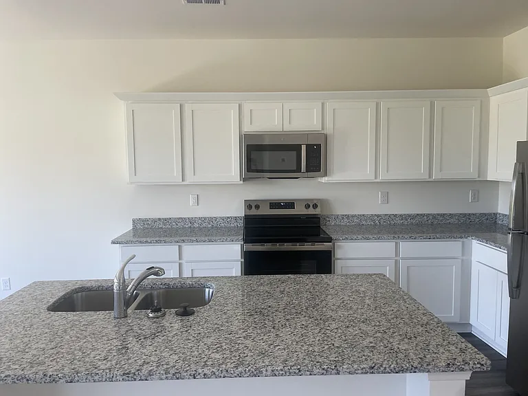 349 Sporting Dr — Photo 8