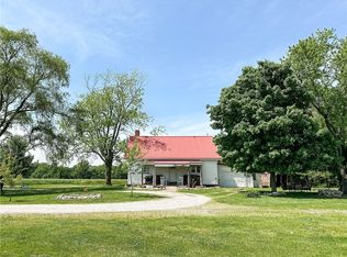 2281 Us Route 40, Casey, IL 62420
