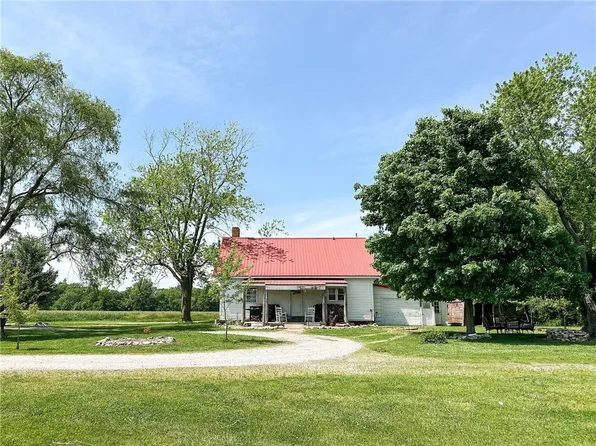 2281 Us Route 40, Casey, IL 62420