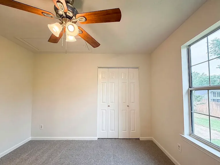 3711 Sandy Shoals Ln — Photo 4
