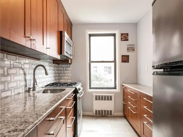 2240 Burnett St APT 2A, Brooklyn, NY 11229