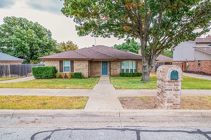 1st image of 2708 Clearmeadow Dr