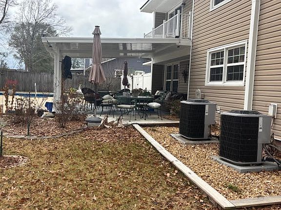 2nd image of 106 E Kingswood Dr