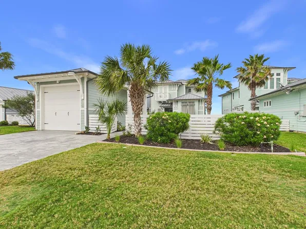 124 Reserve Ln, Rockport, TX 78382