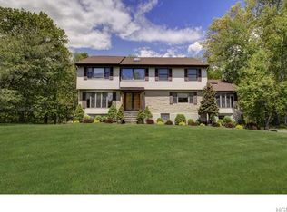 10 Fairgreen Ct, Cortlandt Manor, NY 10567