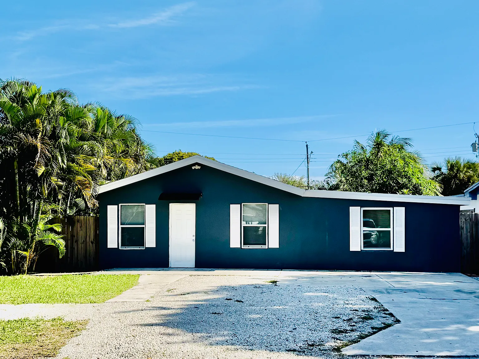 133 SW 11th Ave — Photo 1