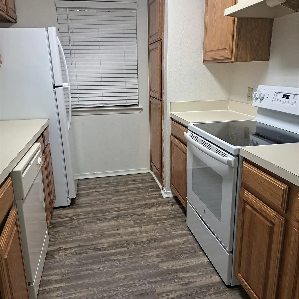 2 bed, 870 sqft, $1,195 — Photo 4