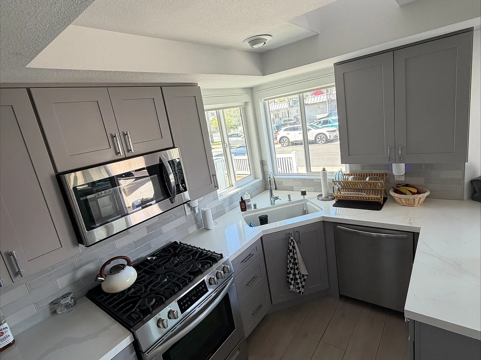 3 bed, 1250 sqft, $1,760 — Photo 4