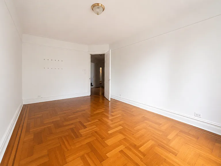 1515 Grand Concourse #4I — Photo 1