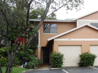 10424 NW 6th St, Pembroke Pines, FL 33026