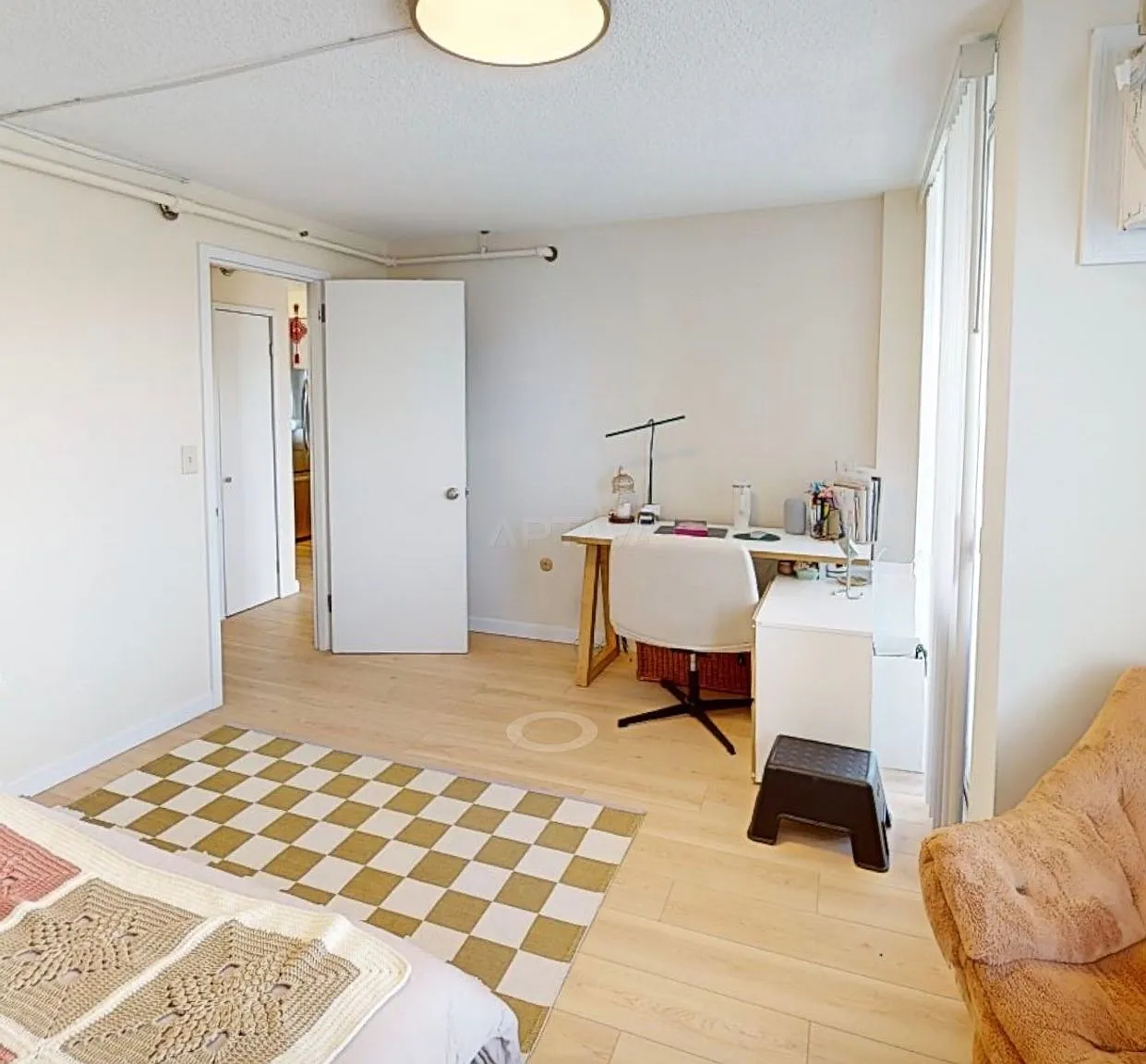 Central Square area, 2 bedroom, 2 bathroom apartment — Photo 2