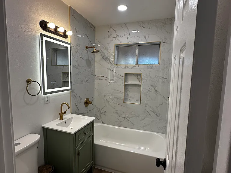 2613 W Olive Ave — Photo 6