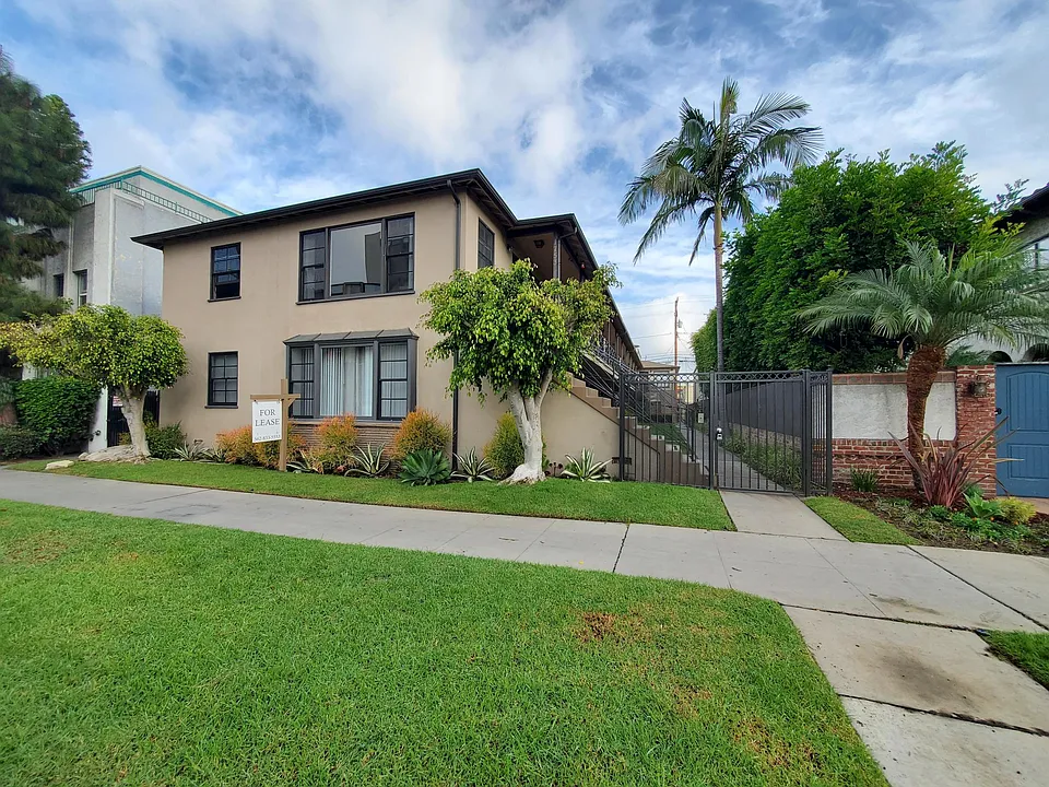 1753 E Ocean Blvd #7