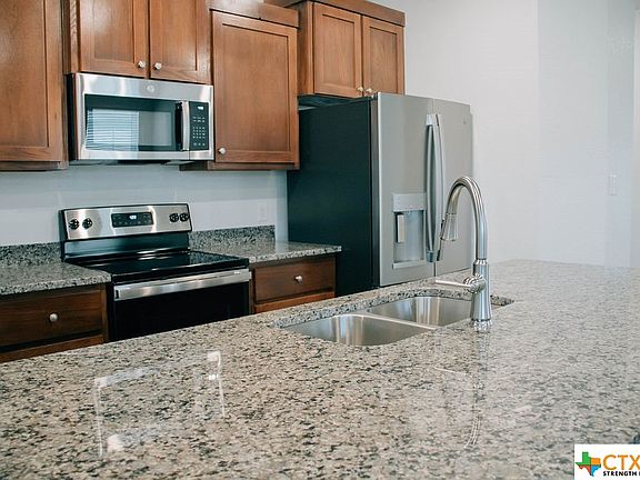 4th image of 730 Freedom Cir