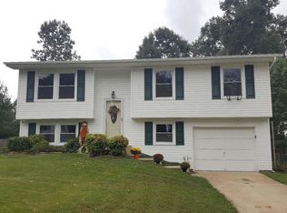 907 McIver Dr, Waldorf, MD