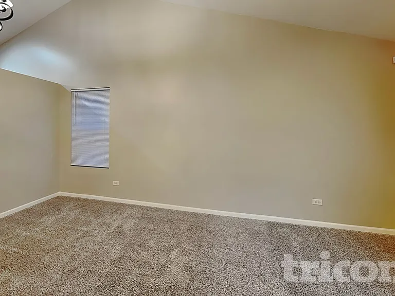 8007 Shady Oak Rd — Photo 3