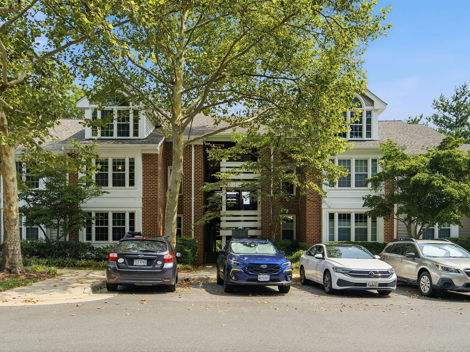 2 bed, 1047 sqft, $2,650 — Photo 2
