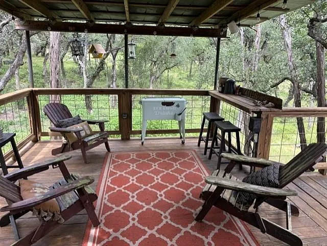 2 bed, 1.5 bath, 1621 sqft, $1,900 — Photo 3