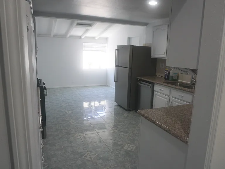 221 S Topo St — Photo 5