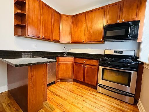 3rd image of 7324 N Damen Ave APT 3