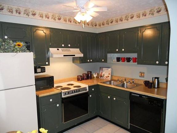 2nd image of 1935 Gardiner Ln APT E65