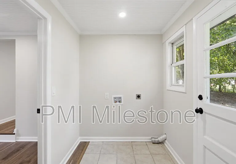 13242 Greensburg Rd — Photo 13