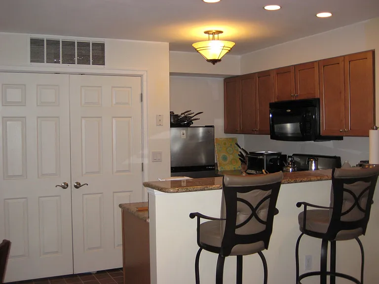 108 4th St SE #2 — Photo 2