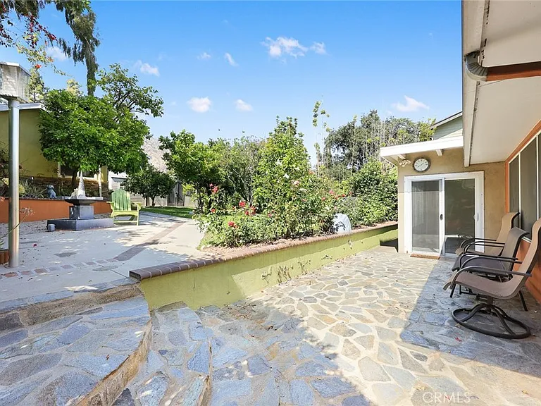 647 W Montecito Ave — Photo 20