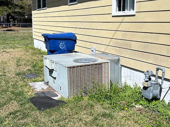 4th image of 2228 Briarfield Rd