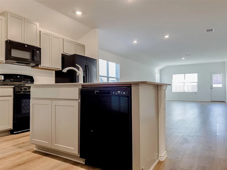 603 Waterway Ave — Photo 31