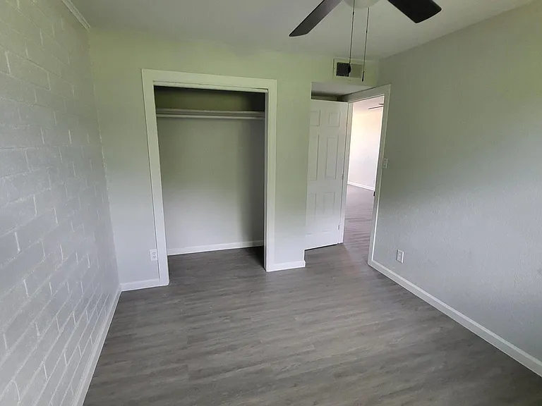 116 N 5th St #1 — Photo 8